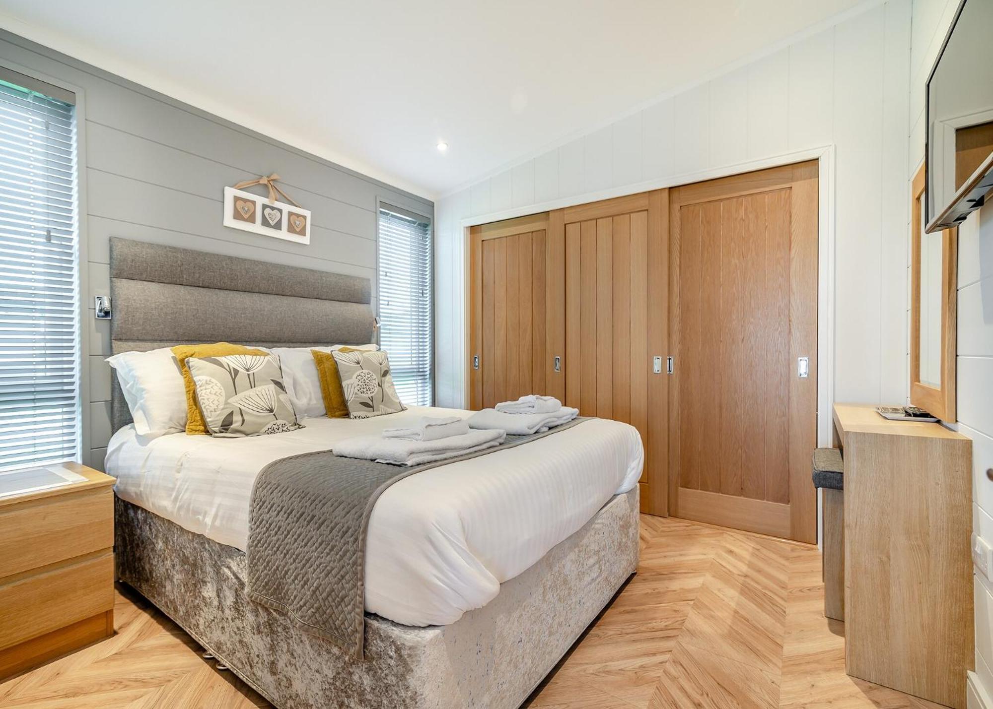 Midsomer Lodges Pilton Room photo
