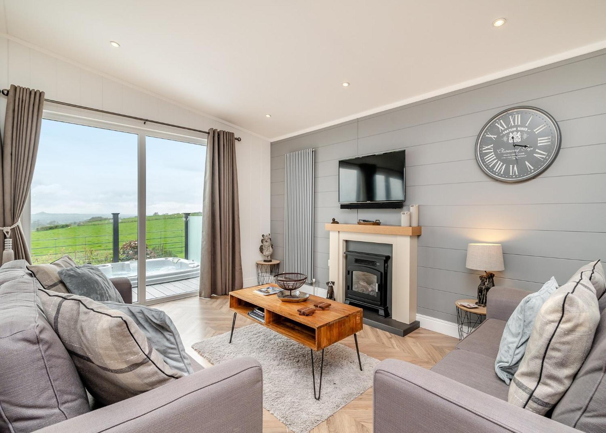 Midsomer Lodges Pilton Exterior photo